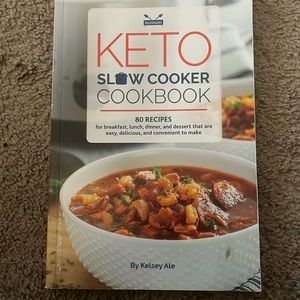 KETO slow cooker COOKBOOK - USED